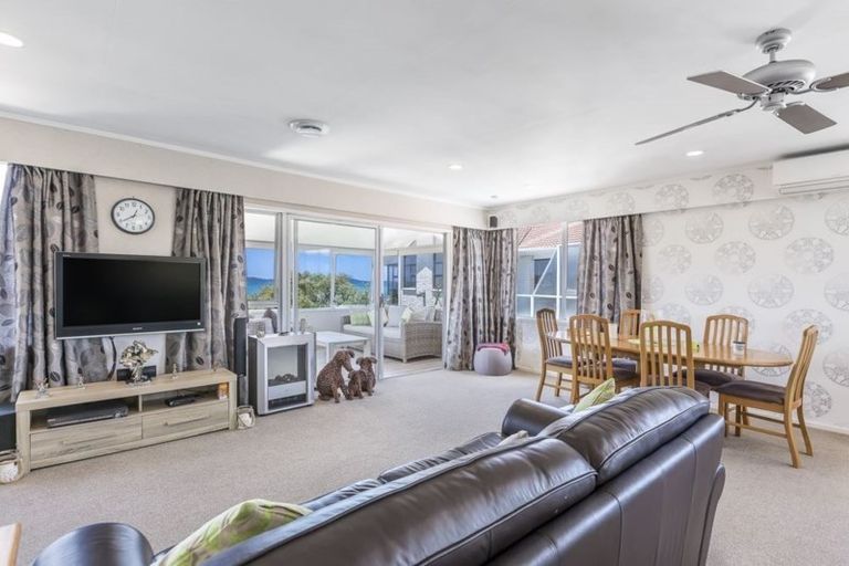 Photo of property in 4 Carmen Terrace, Snells Beach, 0920