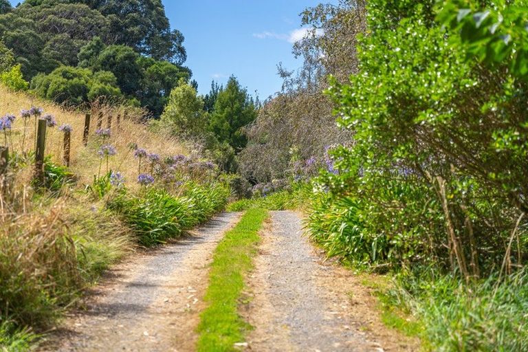 Photo of property in 86 Derham Road, Te Horo, Otaki, 5581