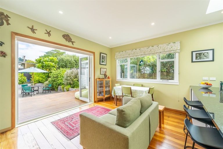 Photo of property in 13 Hinau Street, Eastbourne, Lower Hutt, 5013