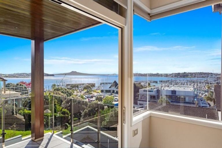 Photo of property in 72 Compass Way, Half Moon Bay, Auckland, 2012