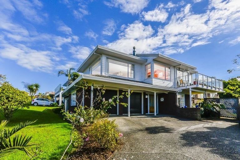 Photo of property in 5 Cherub Place, West Harbour, Auckland, 0618