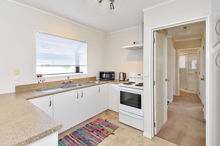 Photo of property in 2/10 Carnoustie Drive, Wattle Downs, Auckland, 2103