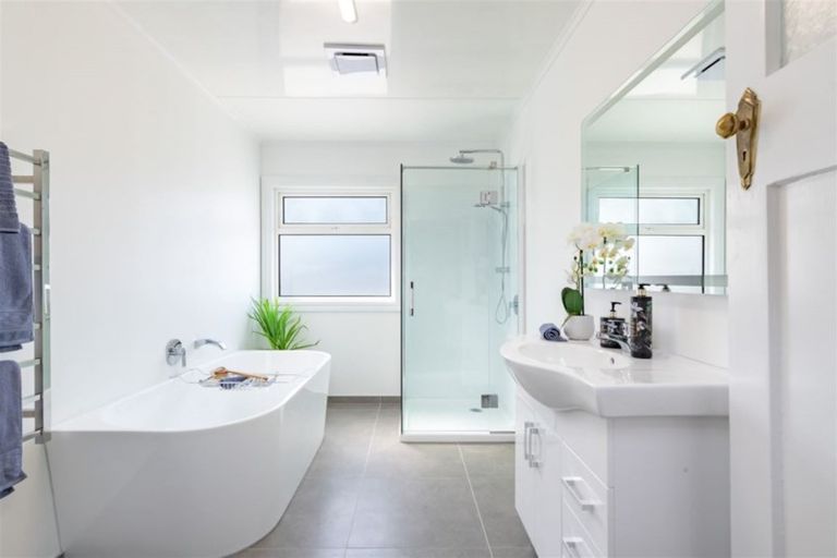 Photo of property in 155 The Esplanade, Petone, Lower Hutt, 5012