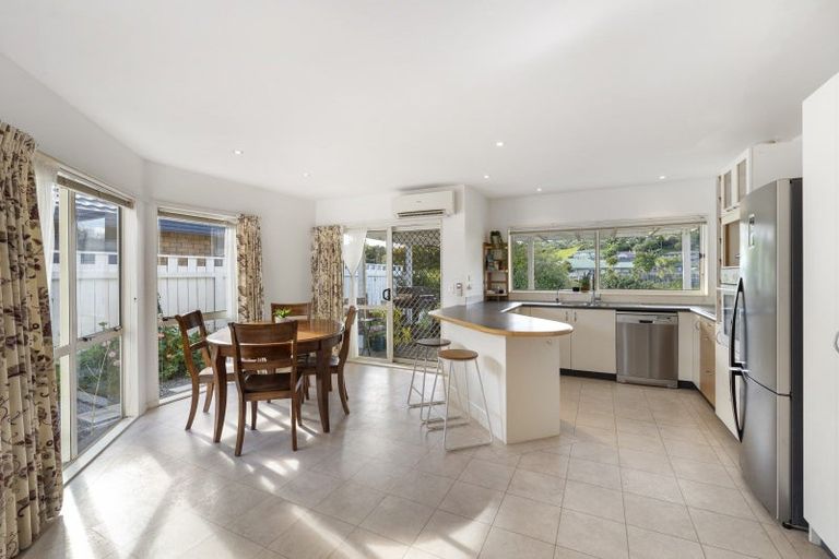 Photo of property in 5 Lorna Irene Drive, Raumati South, Paraparaumu, 5032