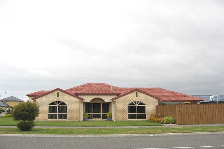 Photo of property in 100 Broadhaven Avenue, Parklands, Christchurch, 8083