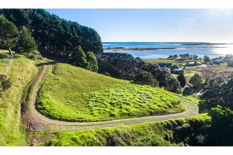 Photo of property in 107 Ohiwa Loop Road, Waiotahe, Opotiki, 3198