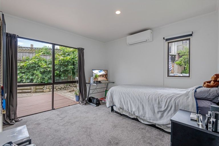 Photo of property in 1 Springdale Grove, Fitzherbert, Palmerston North, 4410