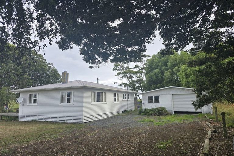 Photo of property in 880 Okahukura Road, Tapora, Wellsford, 0977