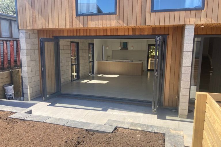 Photo of property in 47c Sherwood Avenue, Te Atatu South, Auckland, 0610