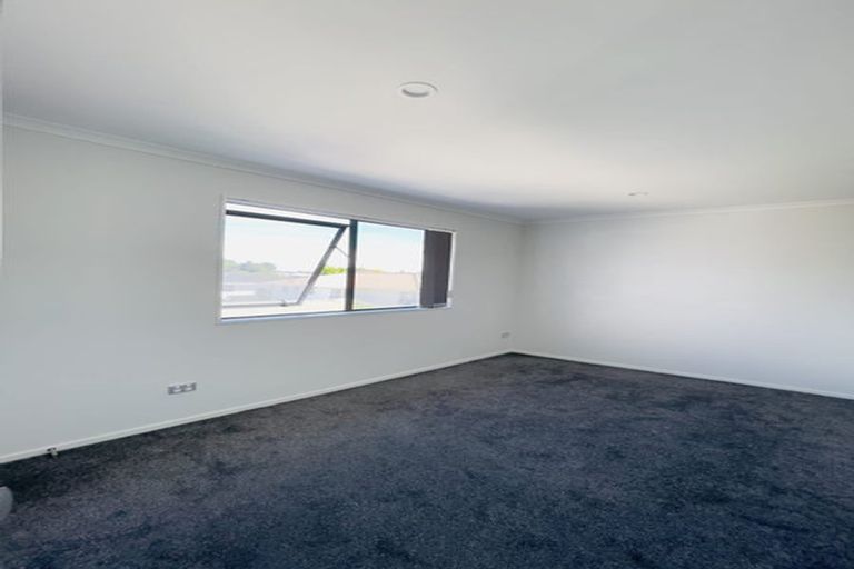 Photo of property in 32b Edinburgh Avenue, Rosehill, Papakura, 2113
