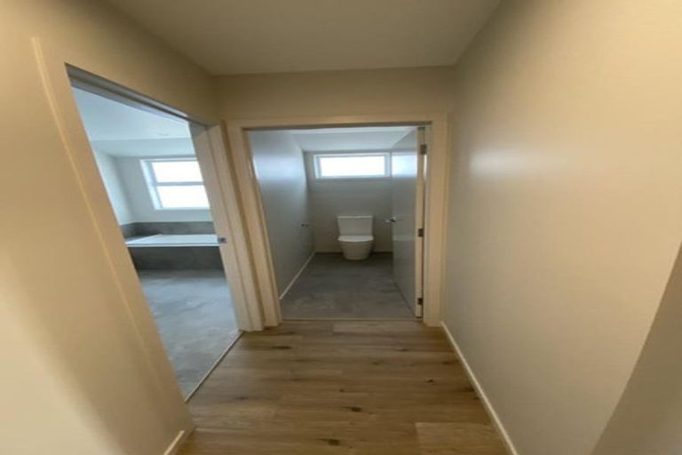 Photo of property in 239 Huatoki Street, Upper Vogeltown, New Plymouth, 4310