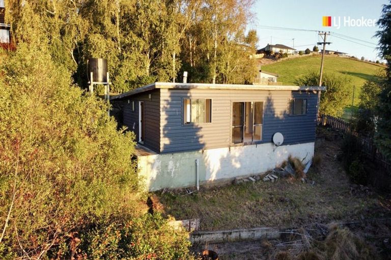 Photo of property in 27 Nore Street, Waihola, Milton, 9073