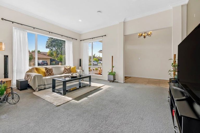 Photo of property in 1 Stornaway Drive, Flat Bush, Auckland, 2016