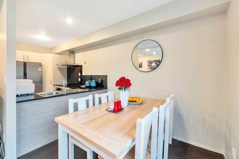 Photo of property in 10/45a Swanson Road, Henderson, Auckland, 0610