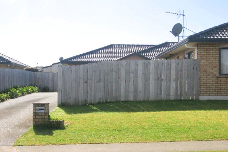 Photo of property in 3 Boderg Way, East Tamaki, Auckland, 2016