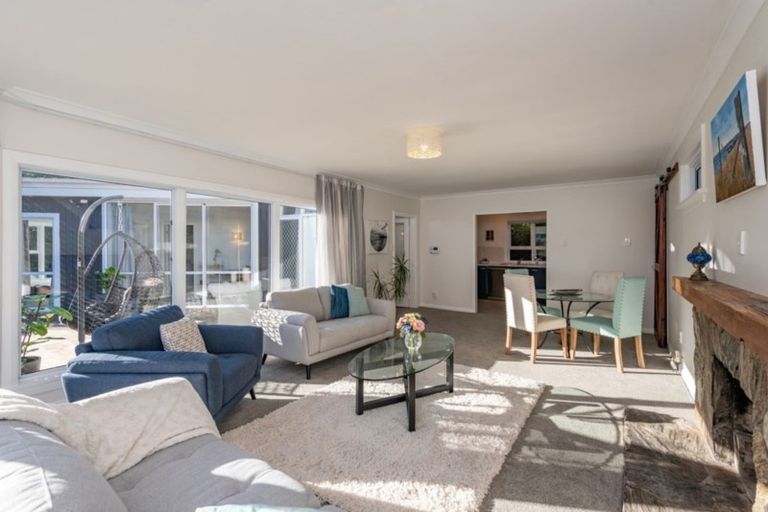 Photo of property in 18 Kowhai Grove, Raumati Beach, Paraparaumu, 5032