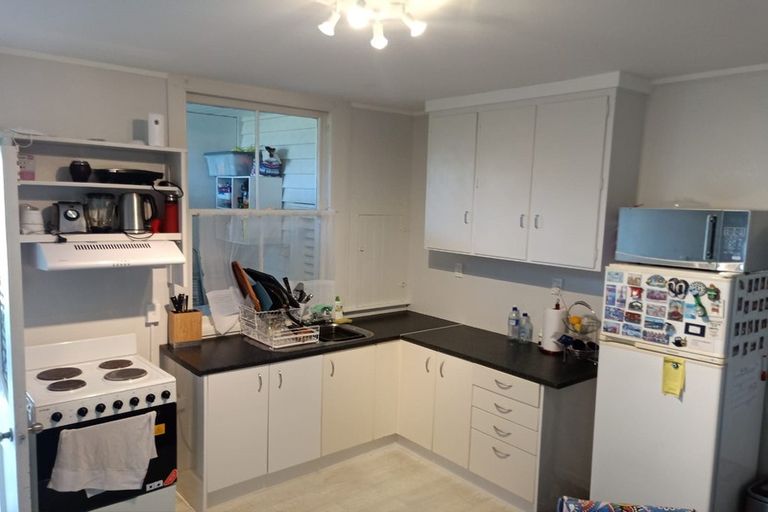Photo of property in 1/1b Birkenhead Avenue, Birkenhead, Auckland, 0626