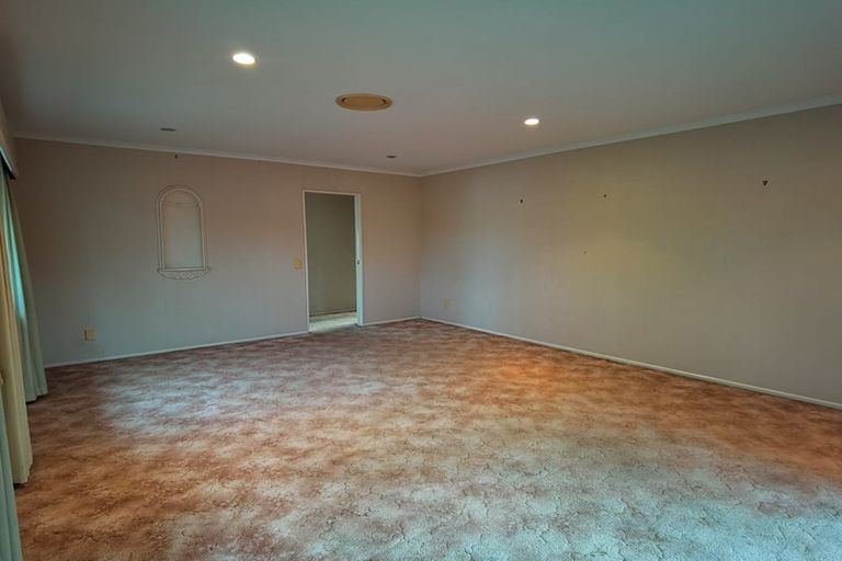 Photo of property in 23 Serrita Avenue, Sunnyhills, Auckland, 2010