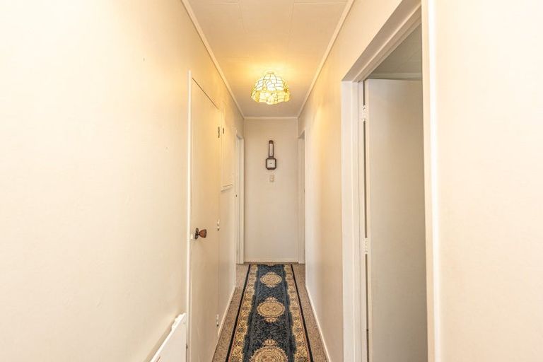 Photo of property in 102 Hinau Street, Castlecliff, Whanganui, 4501