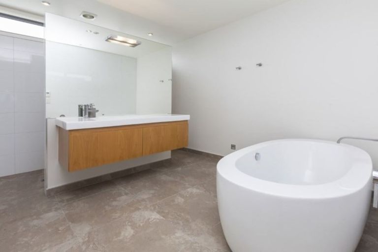 Photo of property in 50a Clyde Road, Ilam, Christchurch, 8041