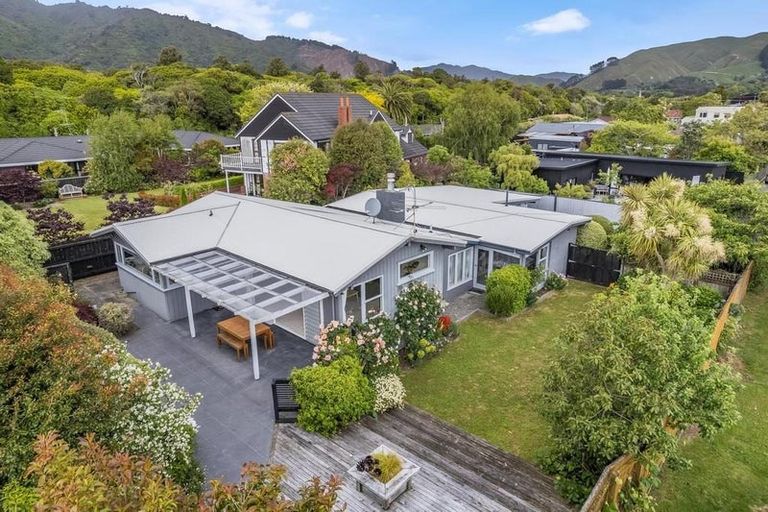 Photo of property in 15 Tawa Street, Waikanae, 5036