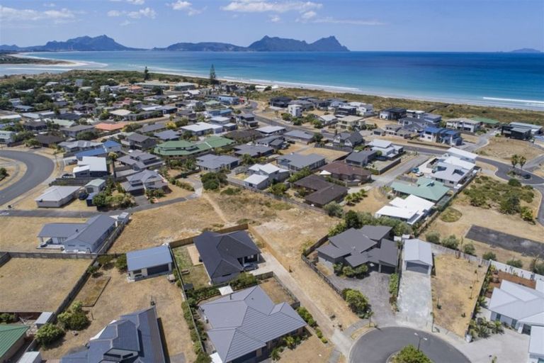 Photo of property in 15 Kihi Place, Ruakaka, 0116