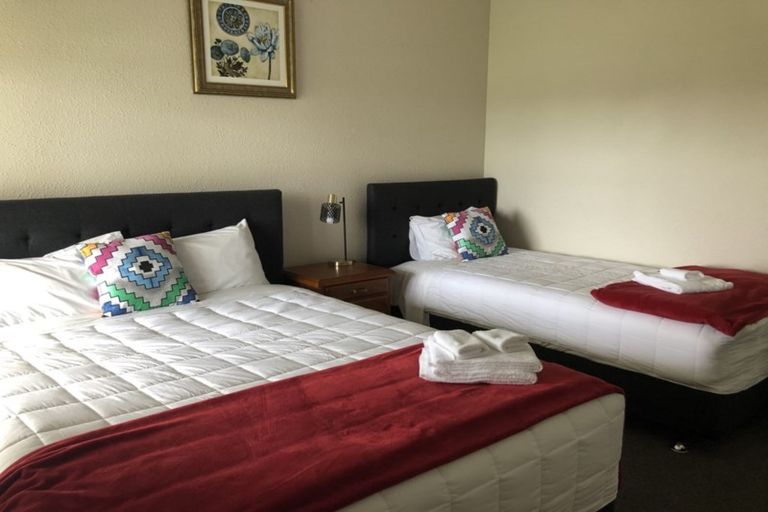 Photo of property in 24 Deseret Road, Temple View, Hamilton, 3218