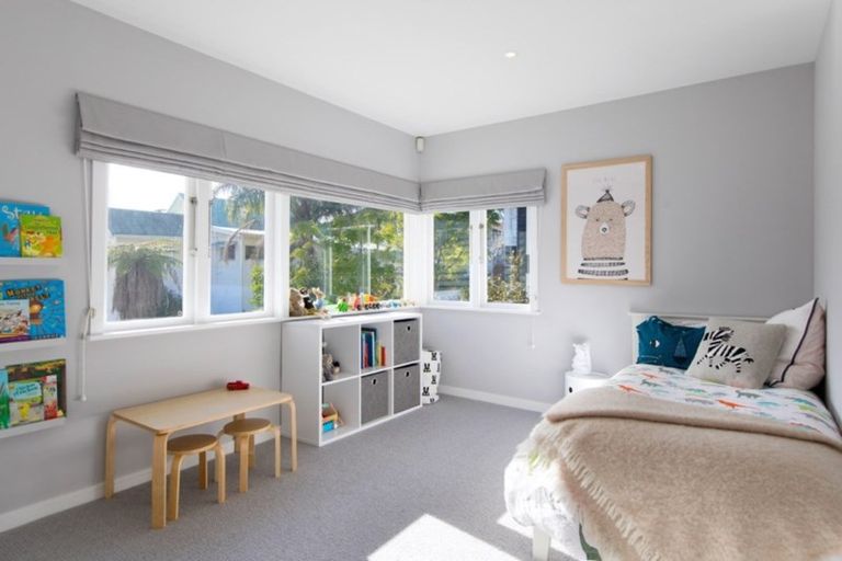 Photo of property in 68 St Michaels Avenue, Point Chevalier, Auckland, 1022