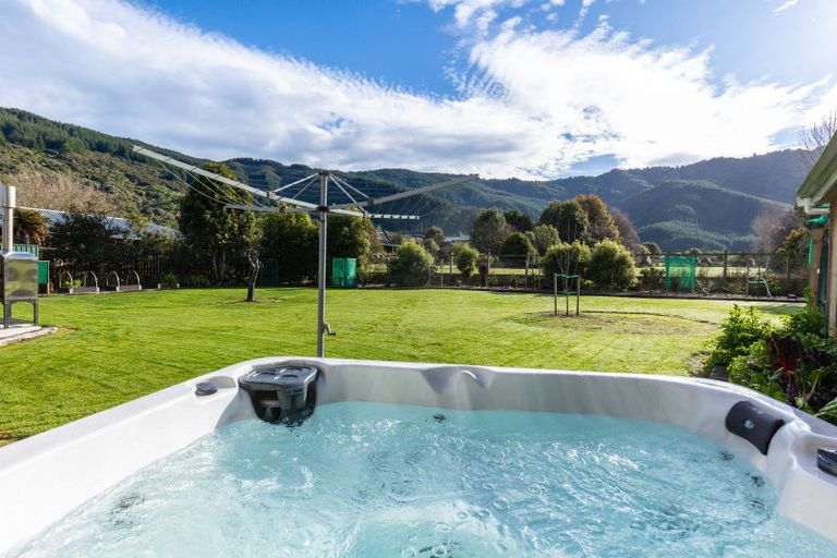 Photo of property in 6b Lady Cobham Grove, Anakiwa, Picton, 7281