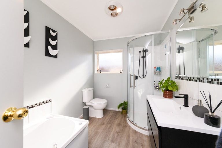 Photo of property in 101 Peter Hall Drive, Kelvin Grove, Palmerston North, 4414