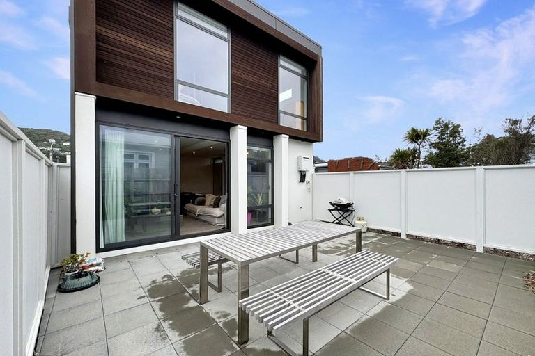 Photo of property in 5/149 Onepu Road, Lyall Bay, Wellington, 6022