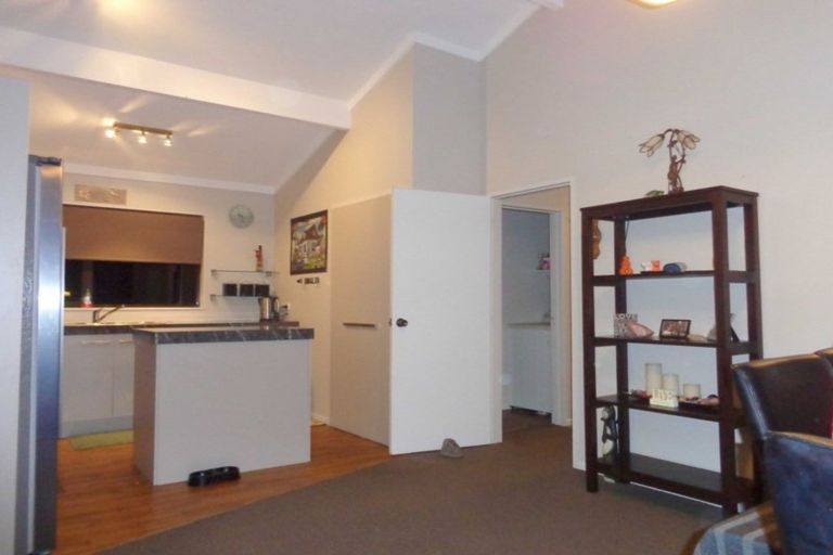 Photo of property in 24 Olive Terrace, Paraparaumu Beach, Paraparaumu, 5032