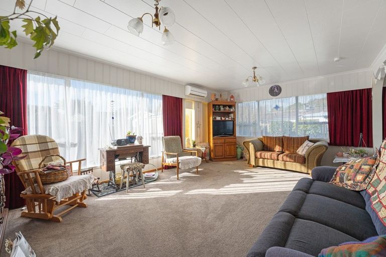 Photo of property in 2a Chartwell Drive, Eltham, 4322