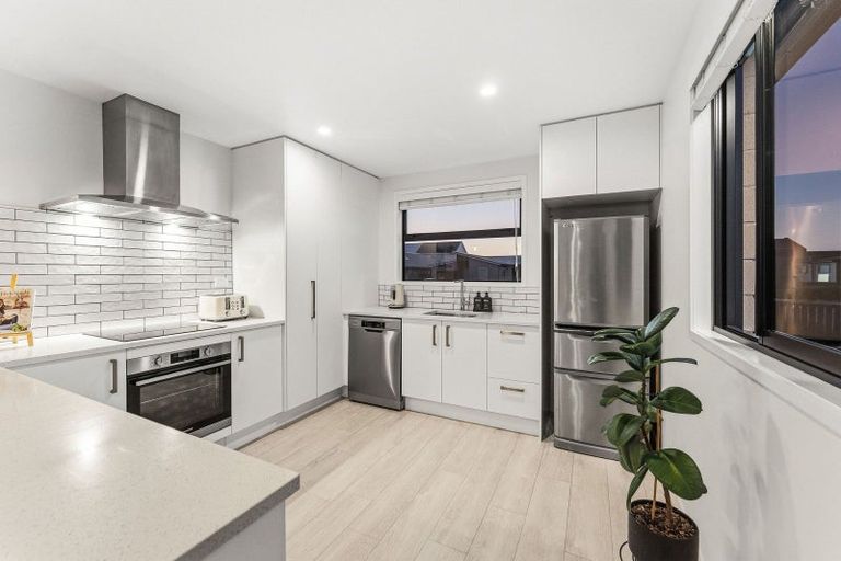 Photo of property in 1 Chrysler Street, Papamoa, 3118