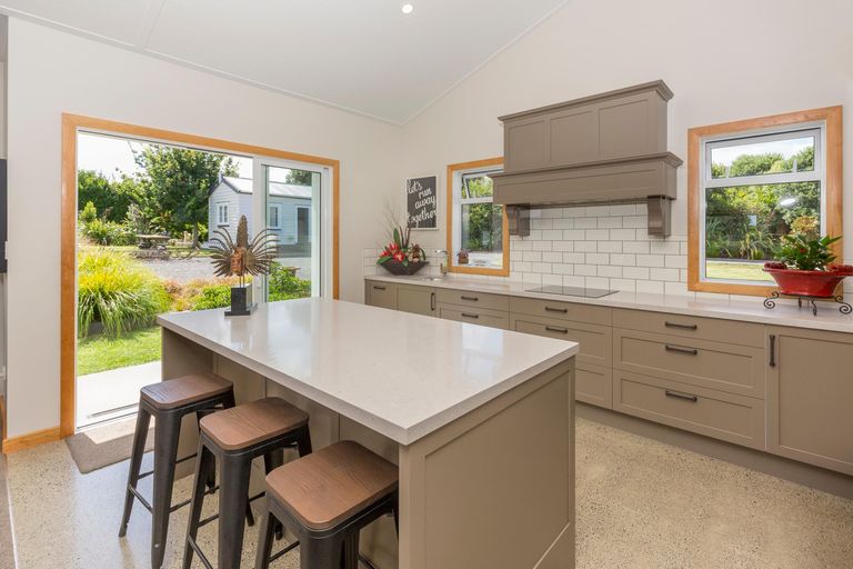Photo of property in 57 Saddleton Road, Clarks Beach, Pukekohe, 2679