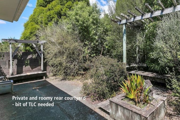 Photo of property in 1/23 Weldene Avenue, Glenfield, Auckland, 0629