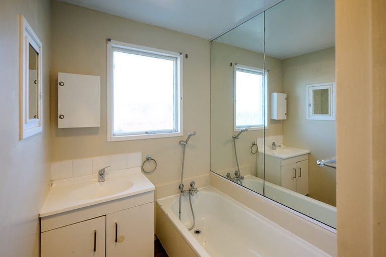 Photo of property in 1/29 Kuaka Crescent, Bromley, Christchurch, 8062