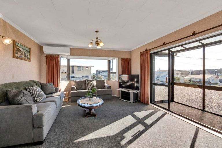 Photo of property in 1/17 Roy Terrace, Moturoa, New Plymouth, 4310