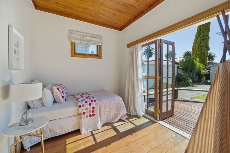 Photo of property in 5 Georges Drive, Napier South, Napier, 4110