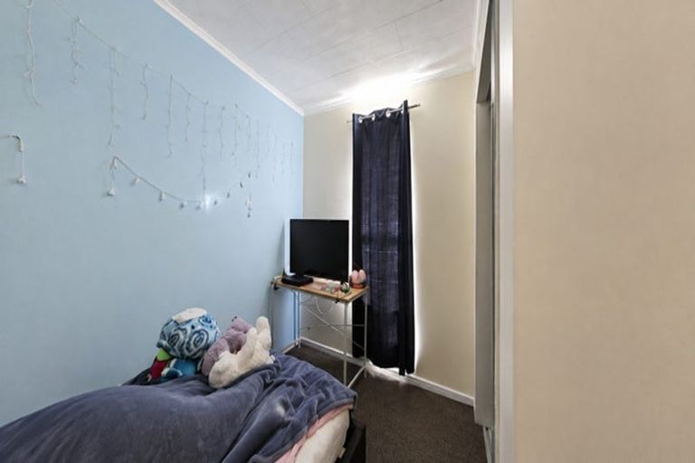 Photo of property in 52b Kingsley Street, Stokes Valley, Lower Hutt, 5019