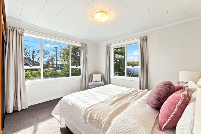 Photo of property in 5 Mappleton Avenue, Burnside, Christchurch, 8053