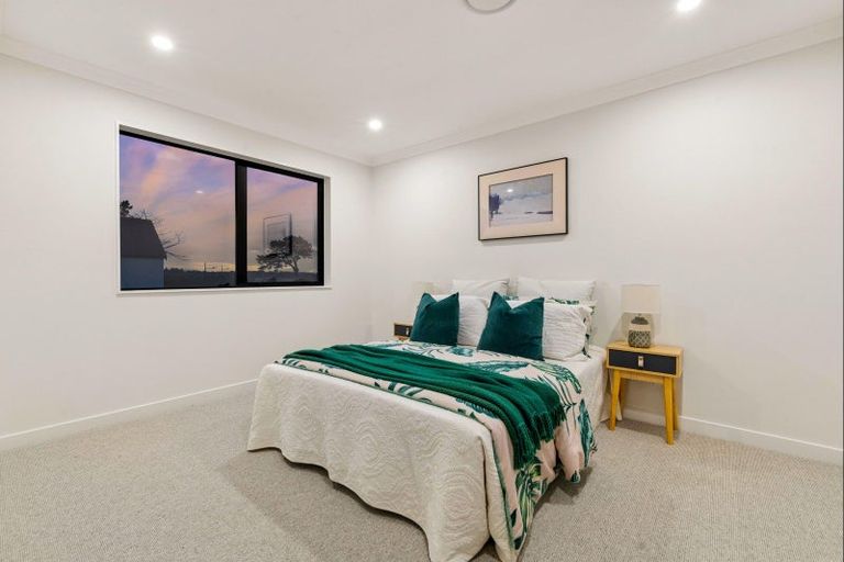 Photo of property in 32 Catalina Avenue, Rosehill, Papakura, 2113