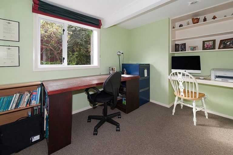 Photo of property in 27 Newbridge Place, Ilam, Christchurch, 8041