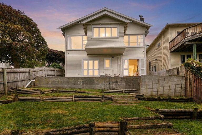 Photo of property in 10 Kotinga Street, Kilbirnie, Wellington, 6022