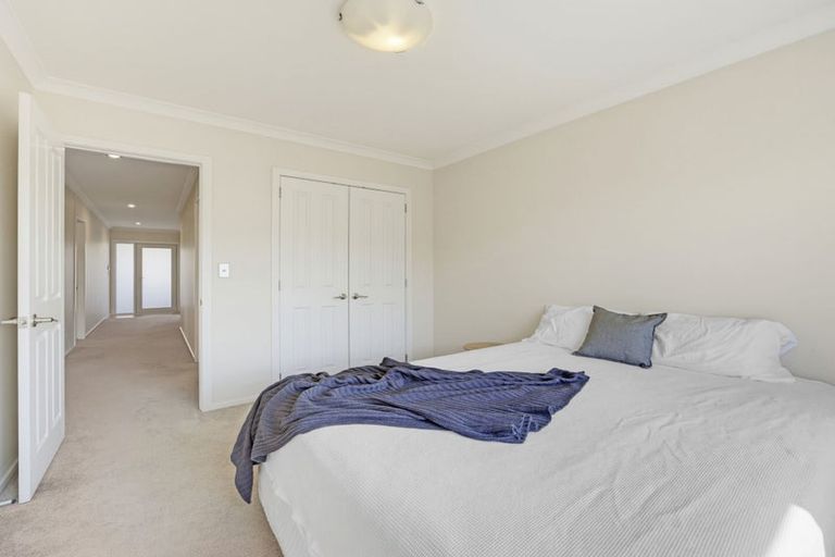 Photo of property in 47 Te Puia Drive, Aotea, Porirua, 5024