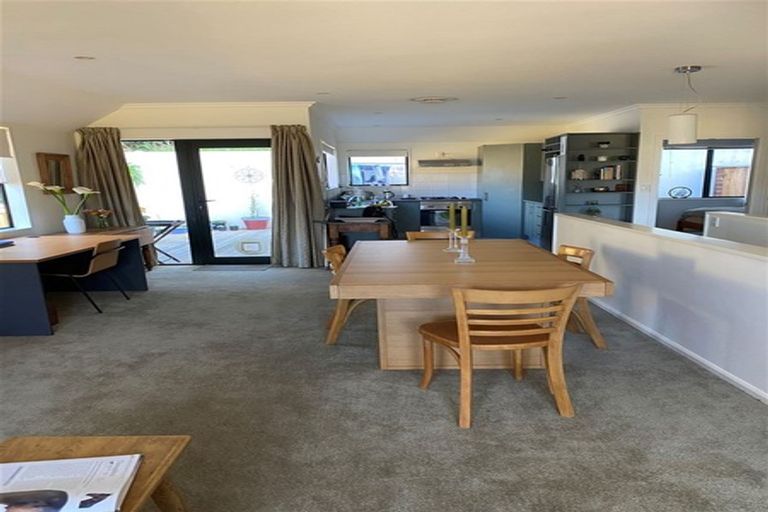 Photo of property in 33 Futuna Close, Karori, Wellington, 6012