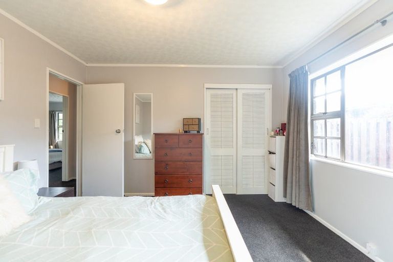 Photo of property in 4 Truscott Grove, Awapuni, Palmerston North, 4412