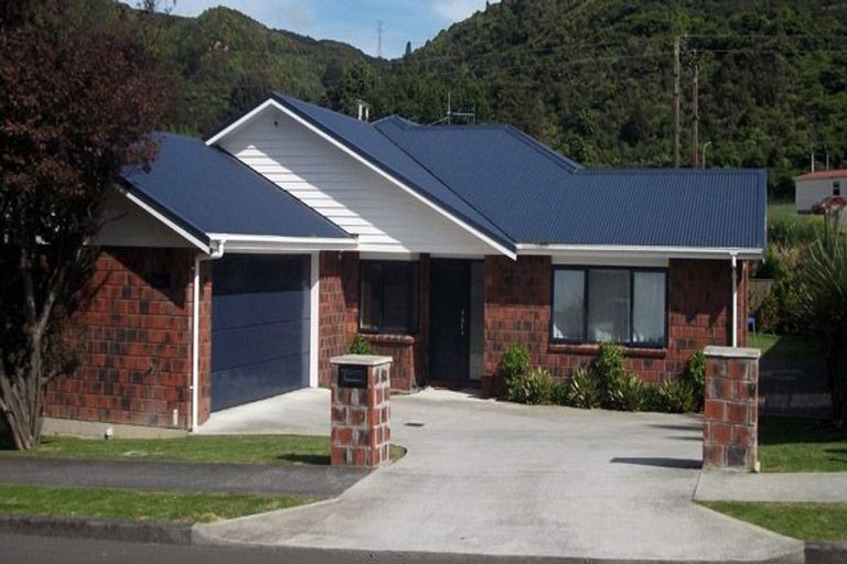 Photo of property in 68 Mary Huse Grove, Manor Park, Lower Hutt, 5019