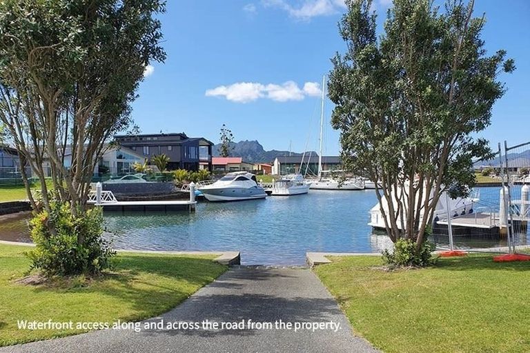 Photo of property in 16 Waitemata Drive, One Tree Point, 0118