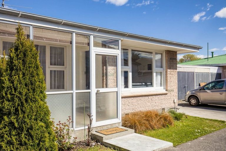 Photo of property in 2/79 Hills Road, Edgeware, Christchurch, 8013